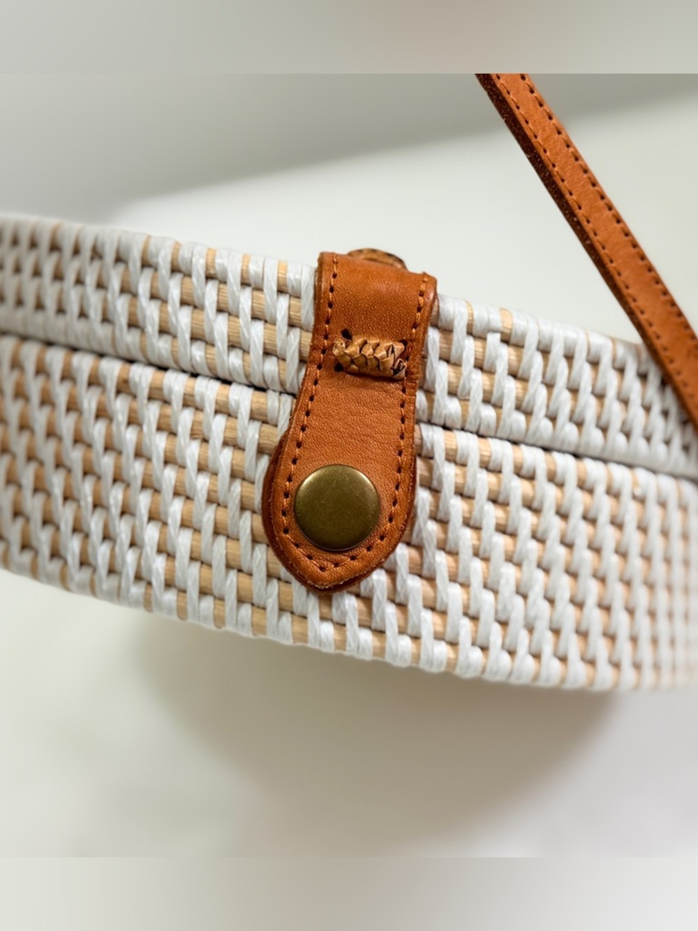 White Round Woven Rattan Crossbody Bag Genuine Leather Strap - Picture 2 of 13